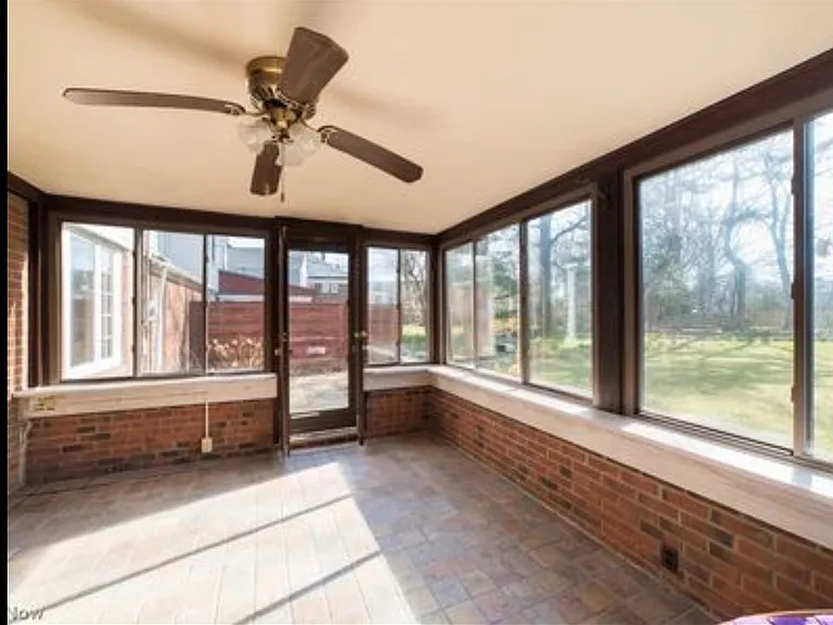 2402 Overlook Rd — Photo 8