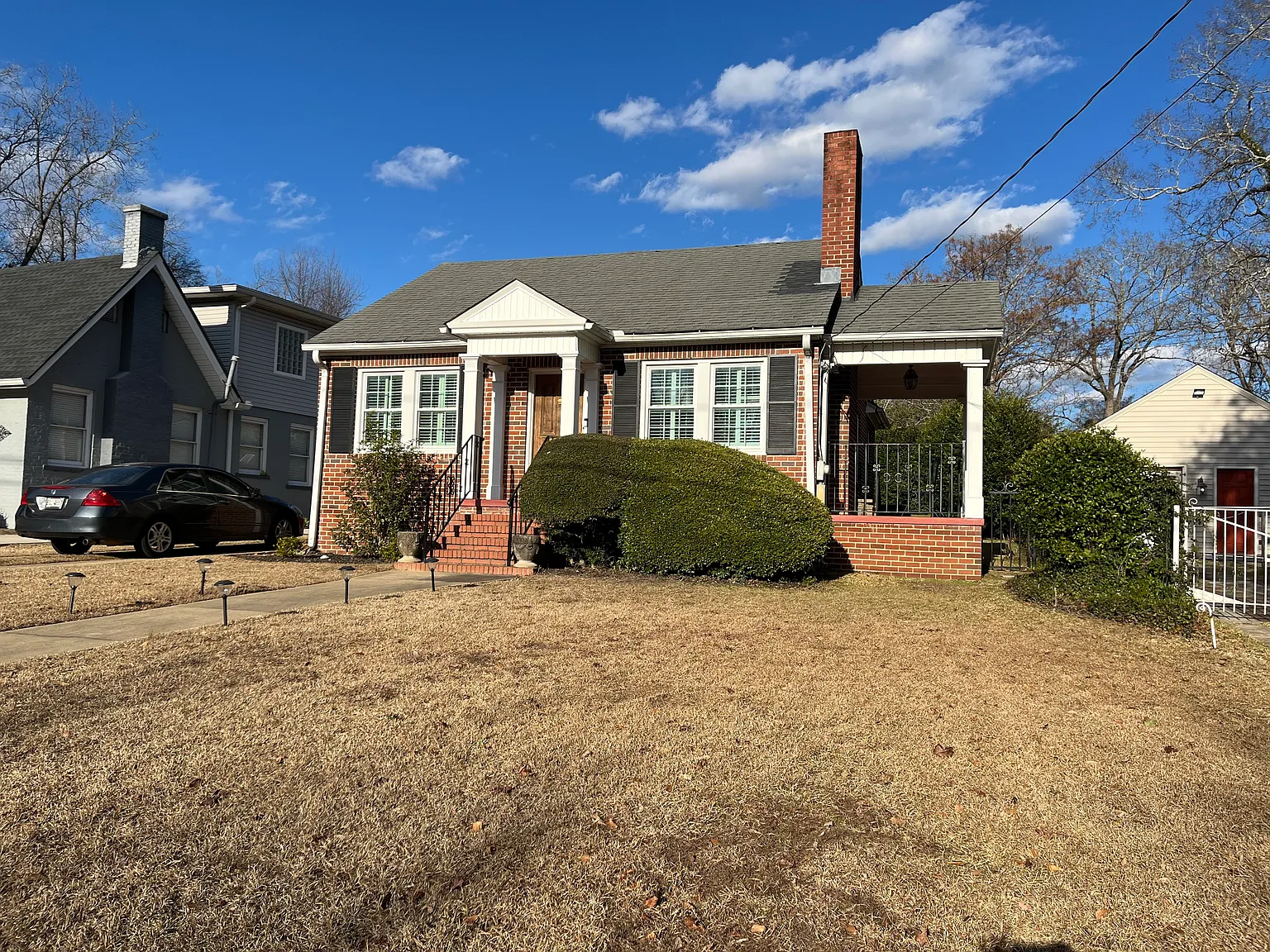 2 bed, 1000 sqft, $1,300 — Photo 1
