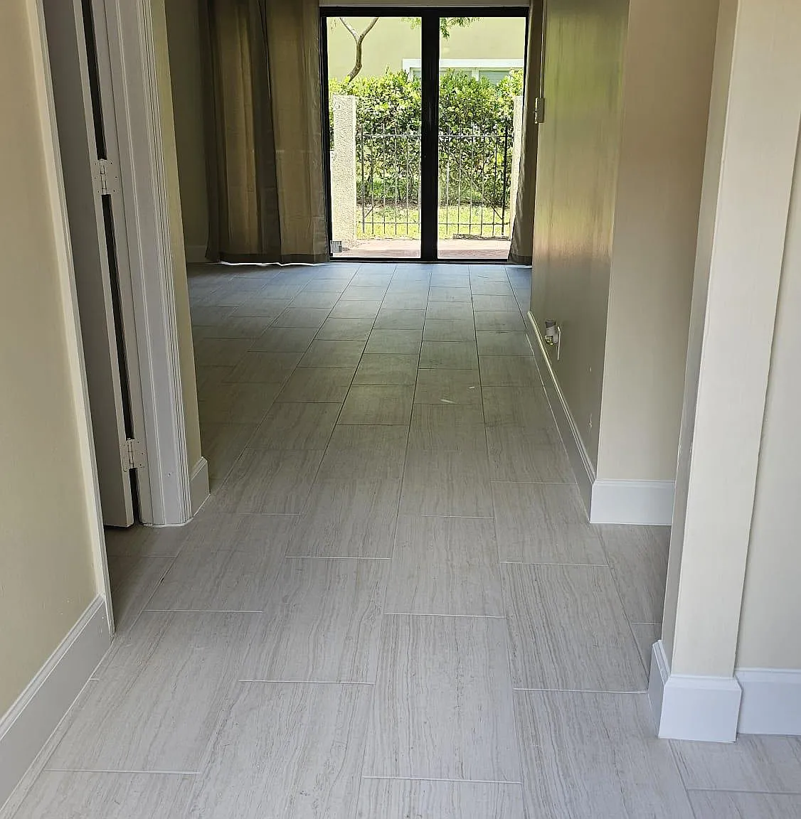 2 bed, 1.5 bath, 1099 sqft, $1,900 — Photo 3