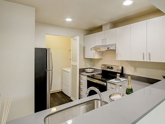 5th image of 12233 NE 131st Way #1G205