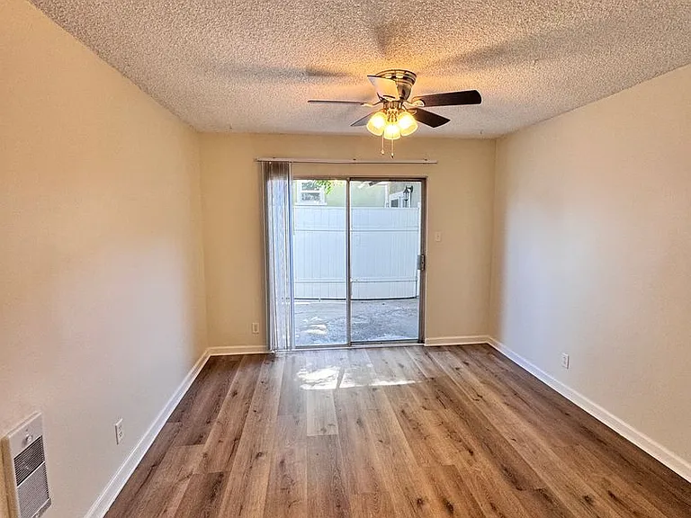 3781 Green Ave #2 — Photo 16