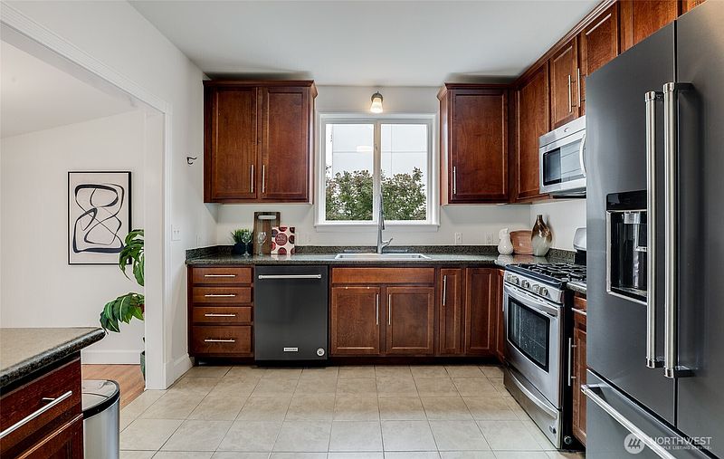 5th image of 3907 S Edmunds Street