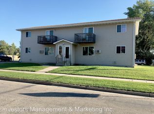23 6th Ave NW APT 3, Minot, ND 58703