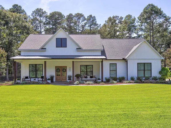 787 White Pines Dr, Camden, SC 29020