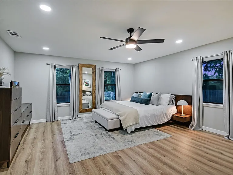 1006 Hollybluff St — Photo 15