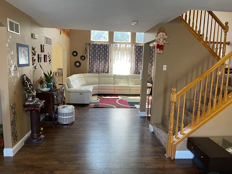 1332 Mason Grove Dr — Photo 2