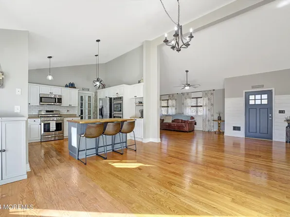 305 Madison Avenue, Bayville, NJ 08721