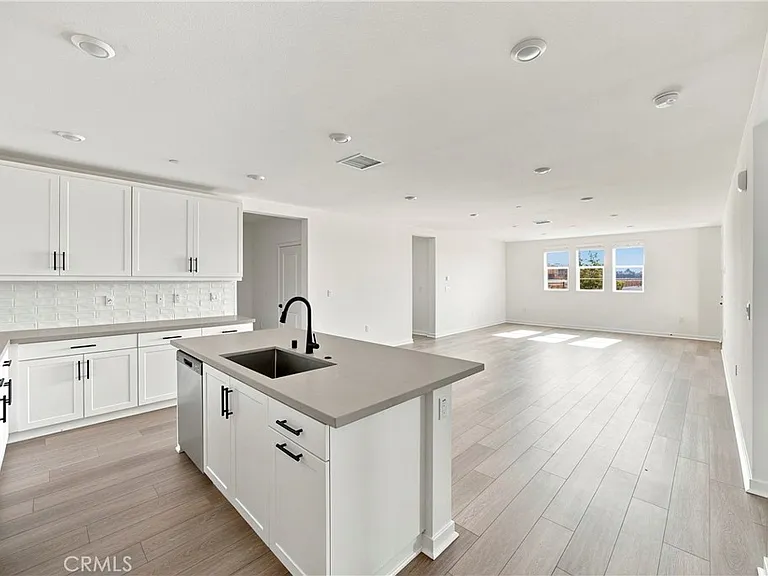 12903 Paradiso Dr — Photo 9
