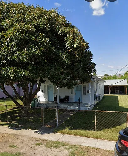 2113 James St Photo 1