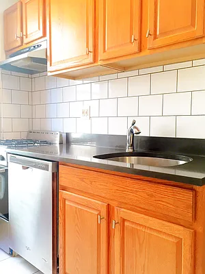 Rented by Rapid Realty Cobble Hill | media 47