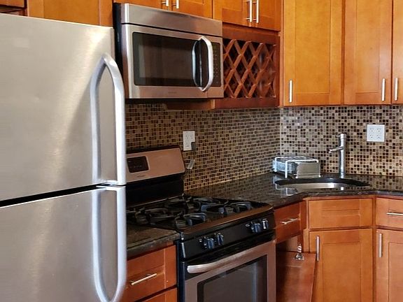 5th image of 325 Stanhope St #3F