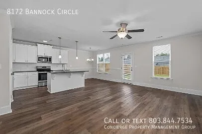 Well-Loved Townhome with fenced yard! — Photo 4