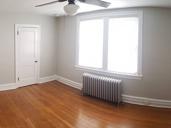 3rd image of 606 Penfield Ave #2