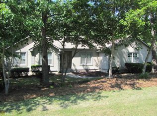 3070 Lakecrest Dr, Dacula, GA 30019