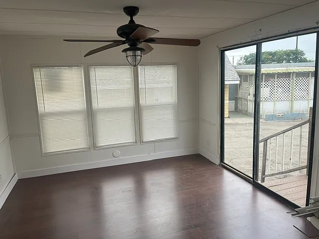 763 W Avenue L #22 — Photo 3