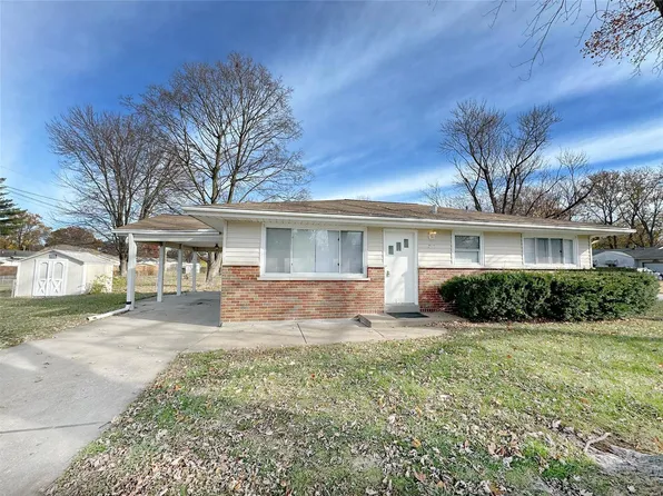 203 Elm Grove Ln, Hazelwood, MO 63042