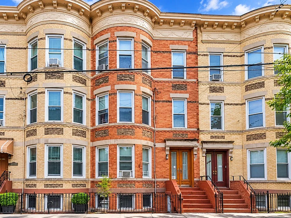 59-22 Catalpa Ave #3
