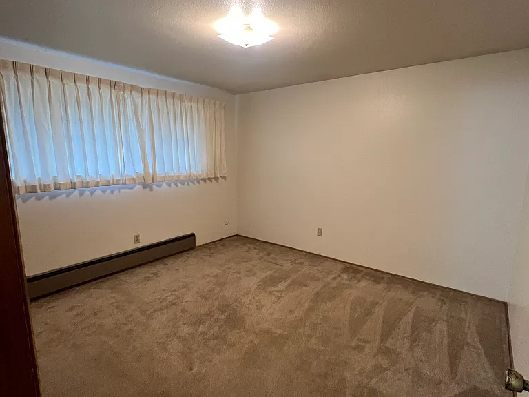 78 Williams Ave S #B — Photo 3