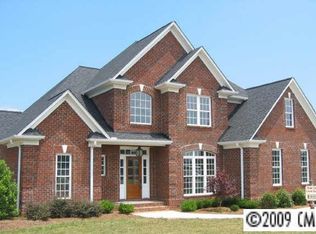 1017 Creekwalk Dr, Stanley, NC 28164