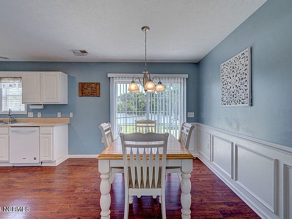 4th image of 2944 Bay Village St