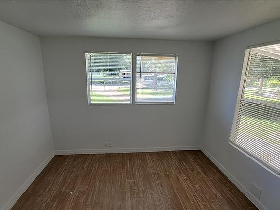 5th image of 2250 Griffin Ln