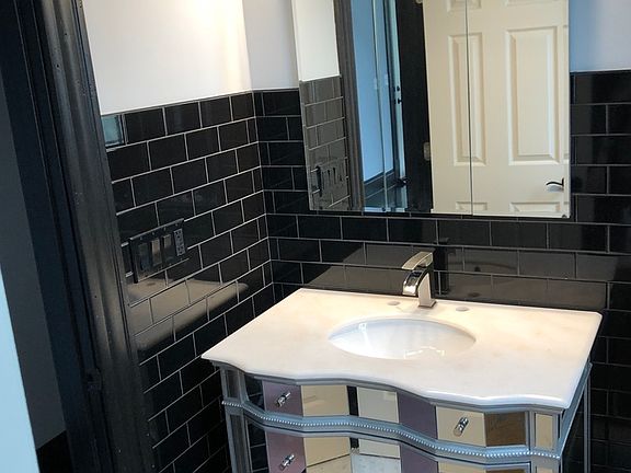 4th image of 1339 N Maplewood Ave #3