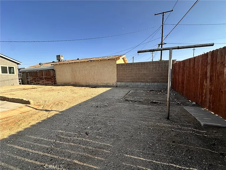 314 Wilshire Pl — Photo 23