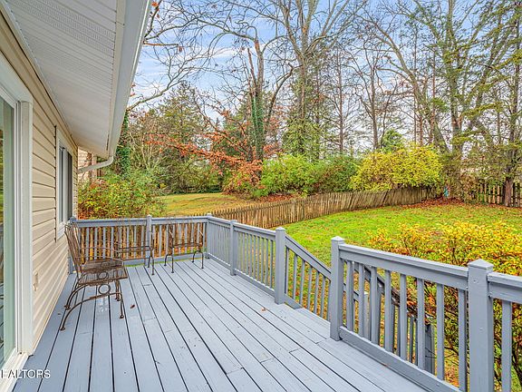 3rd image of 8903 Ormand Ln