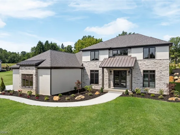 526 Sawgrass Dr, Akron, OH 44333