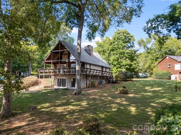 131 Baywatch Dr, Mooresville, NC 28117