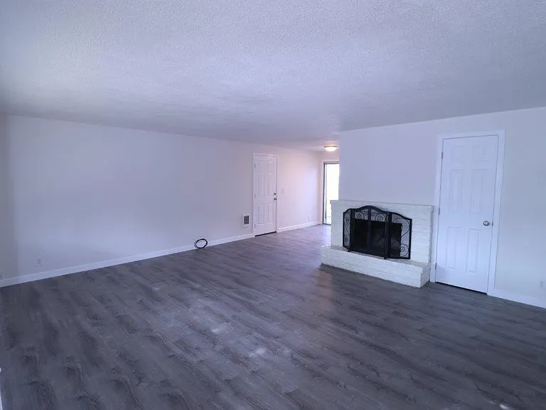 485 S 49th Pl — Photo 3