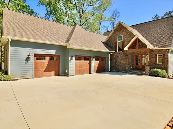 3021 Deep Water Way, West Union, SC 29696