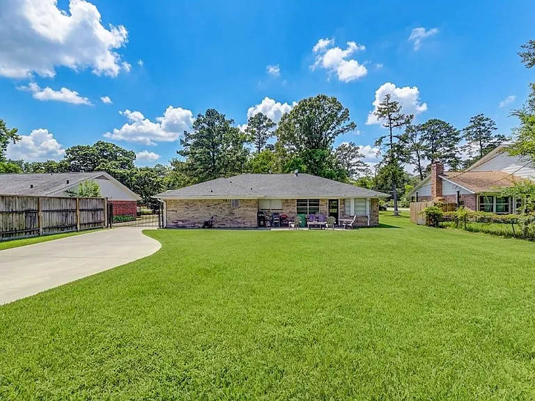 24522 Glen Loch Dr — Photo 43