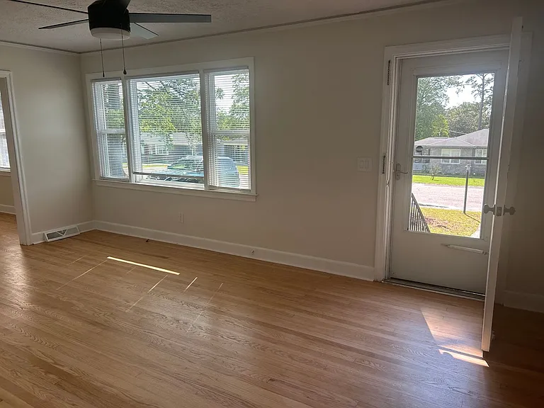 3711 Kaiser Ave — Photo 4