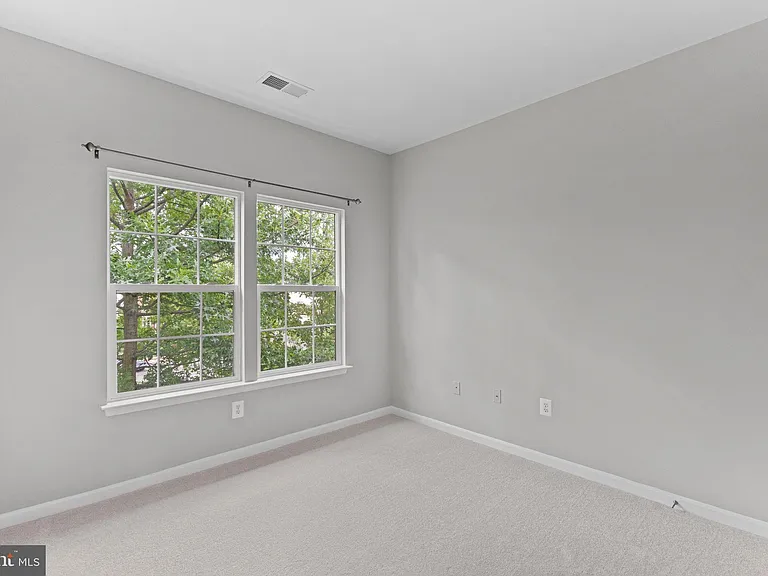44253 Huron Ter — Photo 41