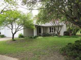 1801 Summit Dr, Urbana, IL 61802