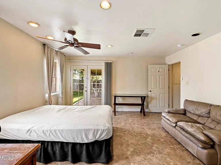 1001 S Roosevelt St — Photo 14