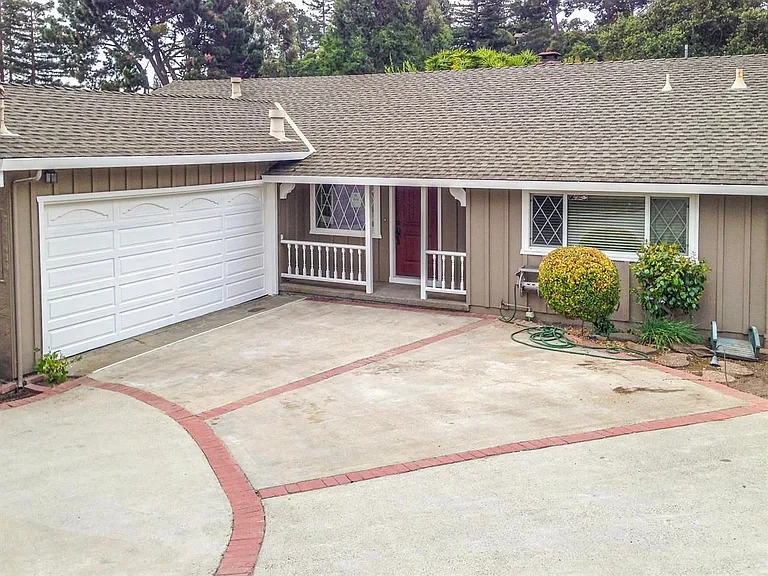 1513 Williams Ave — Photo 1