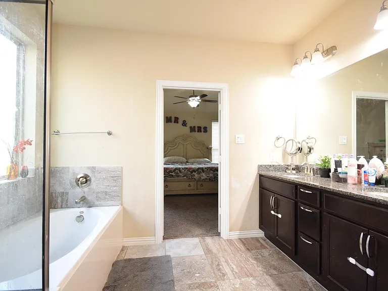 12421 Hitch Rack Way — Photo 8