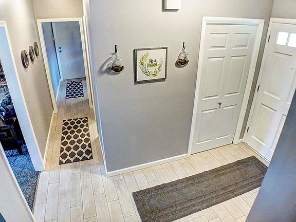 3rd image of 130 Meadow Ln