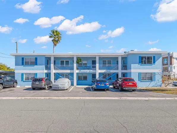 11025 2nd St E APT 8, Treasure Island, FL 33706