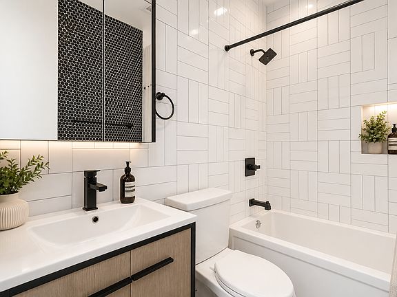 4th image of 56 Greenpoint Ave #3B