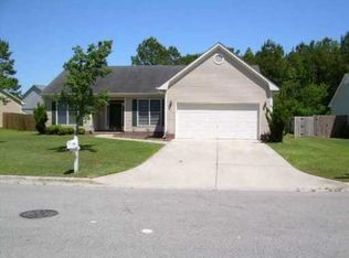 537 Raintree Rd, Jacksonville, NC 28540