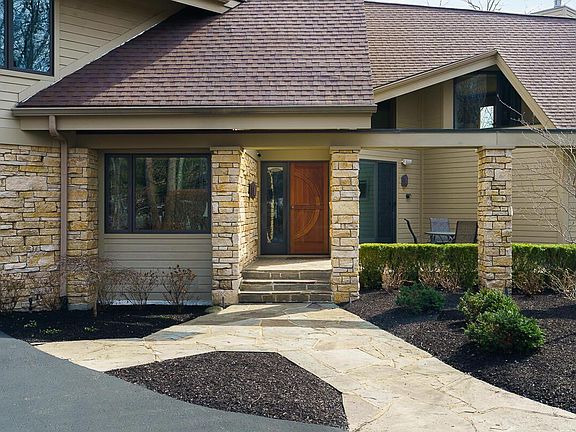 3rd image of 347 Morgan Ln