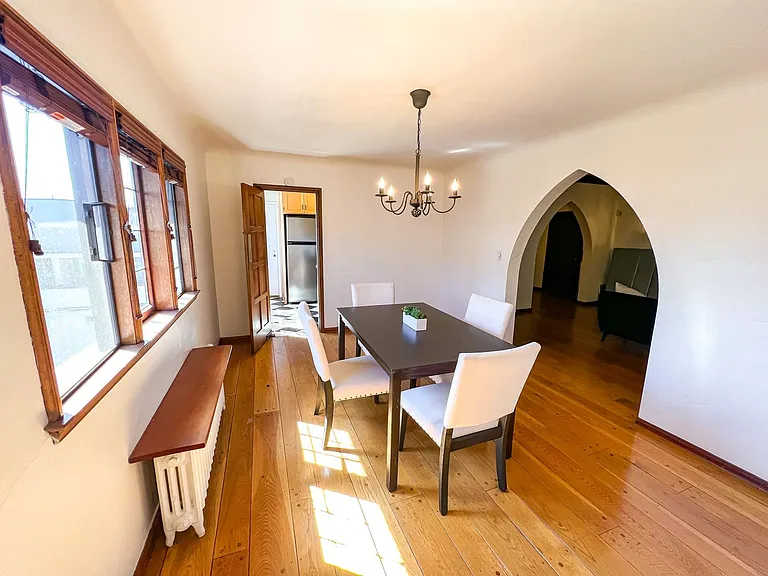 Ten-O-Five Anhalt Apartments — Photo 7