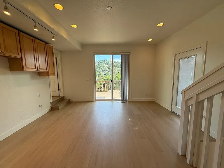 55-57 Bayo Vista Way — Photo 13