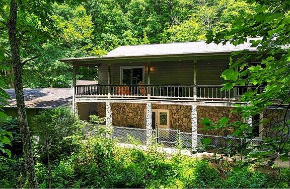 2nd image of 359 Ashley Cir