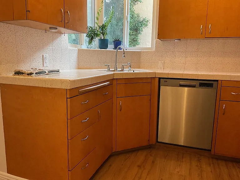 437 Indiana St #1 — Photo 6
