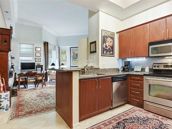 5th image of 403 S Sapodilla Ave APT 112