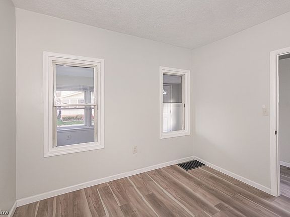 5th image of 3404 W 62nd St